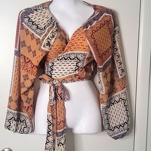 Patterned wrap top